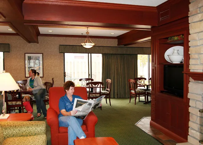 Luxury hotel only: Hampton Inn South Haven